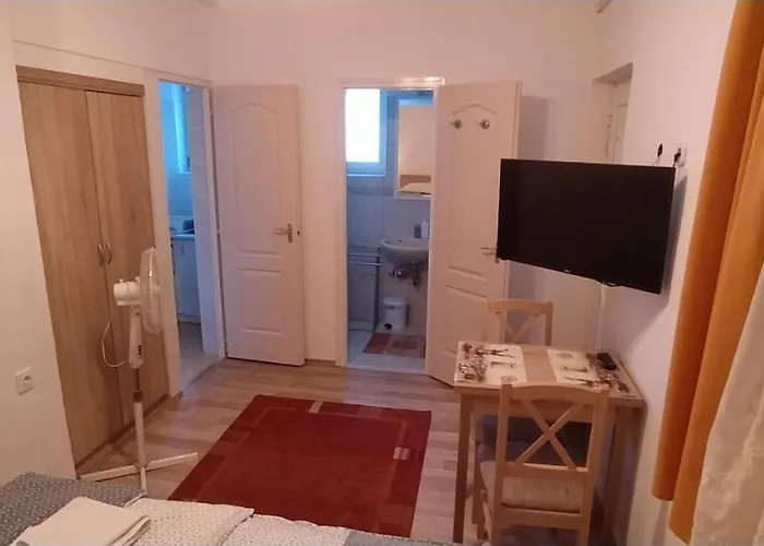 Háromszemélyes szoba teraszos - fürdő